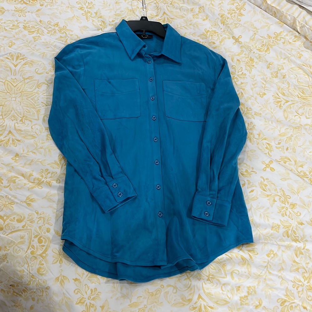 Beautiful soft blue blouse / never worn / brand new